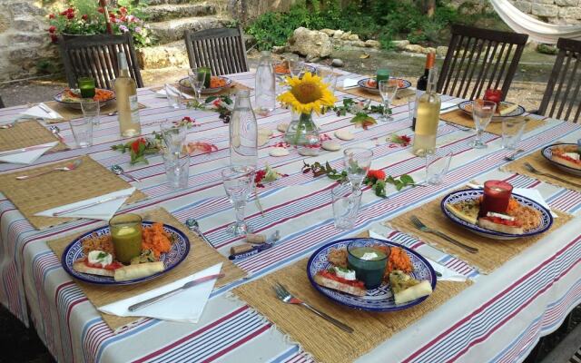 Peaceful Cottage with Swimming Pool in Fayssac France