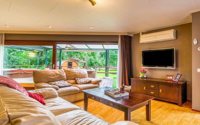 Sun-kissed Bungalow in Uden With Sauna, Jacuzzi, Terrace