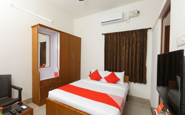 OYO 13858 Rithus Residency