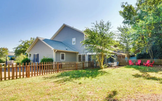 Seneca Escape w/ Screened Patio: Near Lakes!
