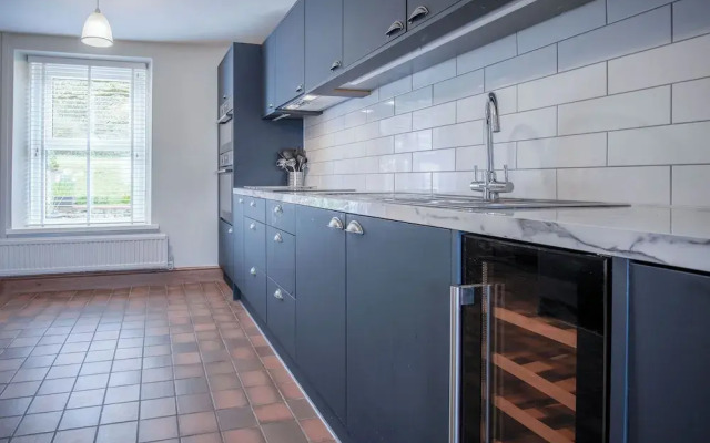 Hill House - 4 Bedroom - Llanrhidian