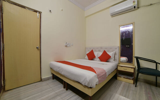 OYO 10599 Hotel R Inn Residency