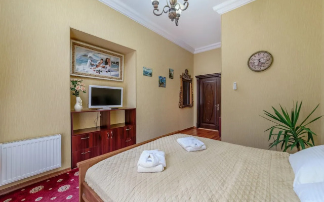 Арт-люксы, ул. Дерибасовская, 10