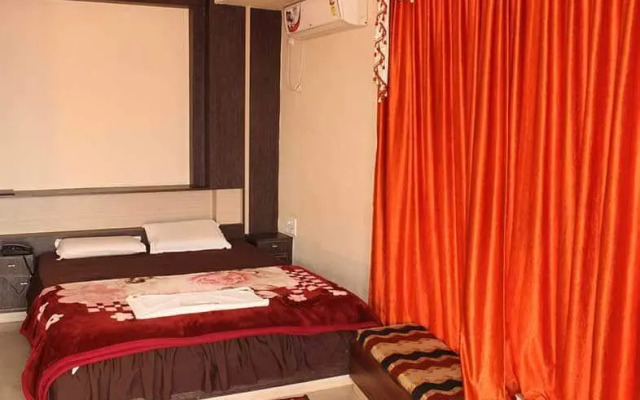 Larica Holiday Inn Tarapith
