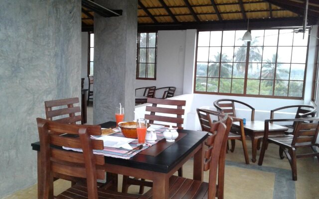 Sanras Hotel & Restaurant