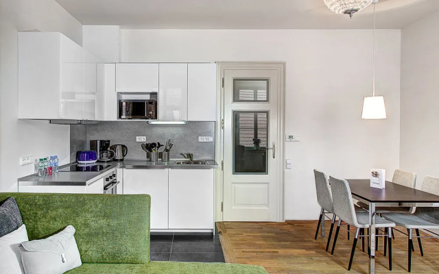 4 Arts Suites
