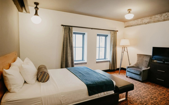 The Brewhouse Inn & Suites