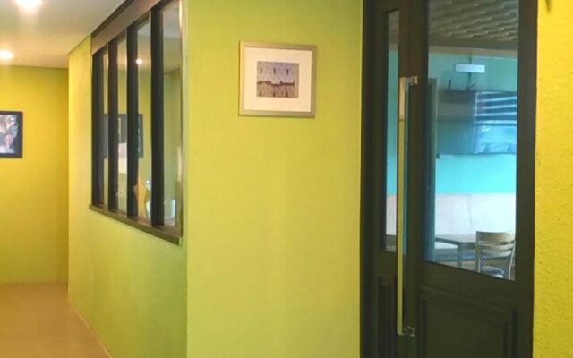 1004 Hostel