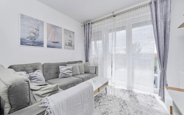 Spacious Apartment by Renters
