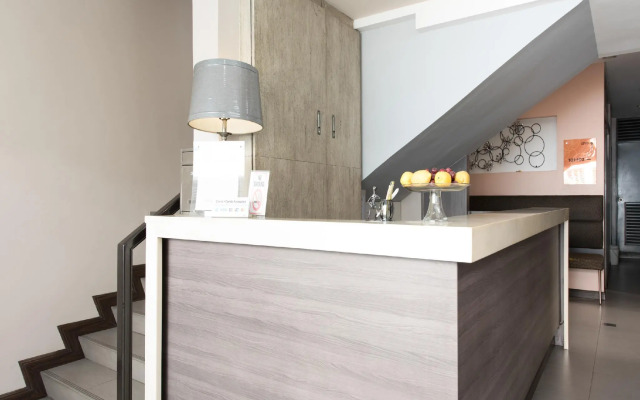 Lorenzzo Suites Hotel