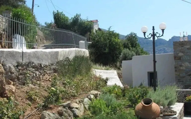 To mpalkoni tis Karistou