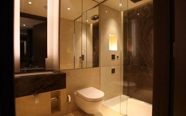 Luxurious Three Bedroom Flat in Chelsea Creek