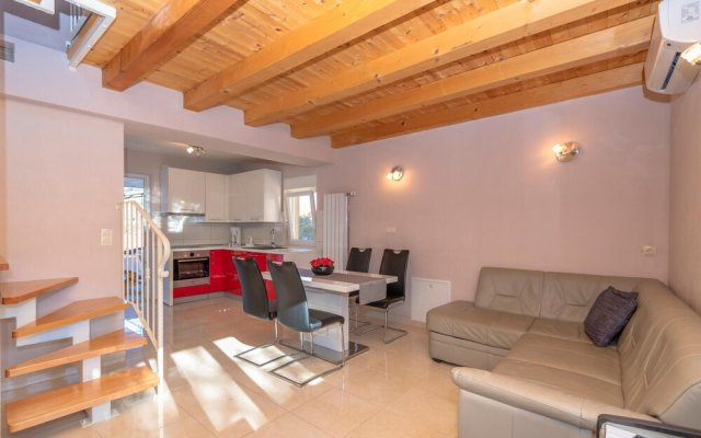 Beautiful Home in Stari Grad With Wifi and 0 Bedrooms