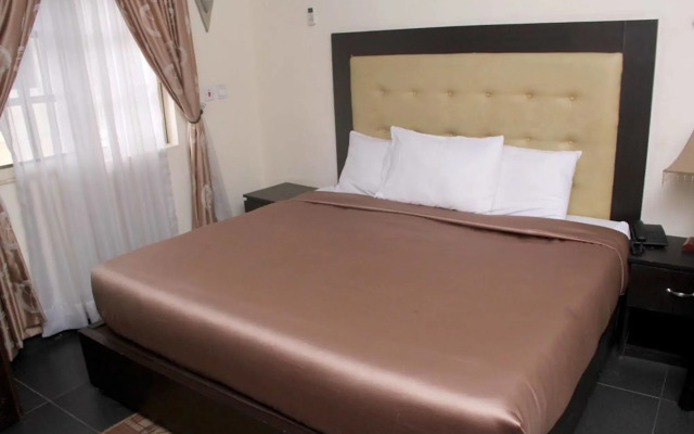 Silver Grandeur Hotel