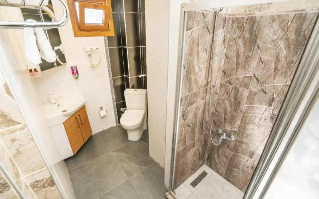 216 Palace Suite