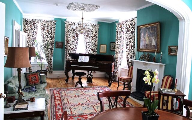 Auberge Chesley's Inn