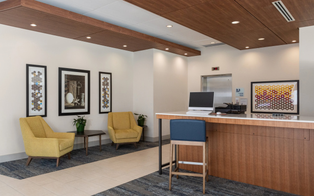 Holiday Inn Express & Suites Victoria - Colwood