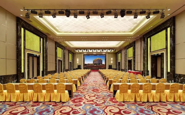 Mingcheng Jinjiang Hotel