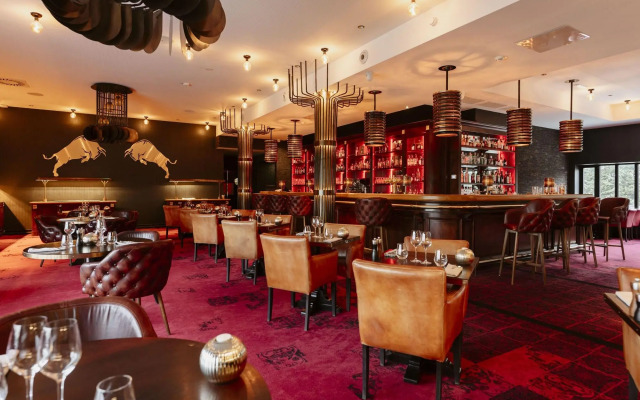 Hotel Dali Val d'Europe, Tapestry Collection by Hilton