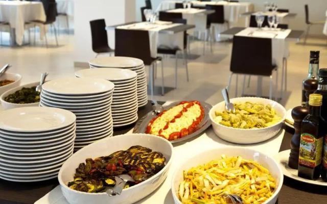 Inn Naples Airport