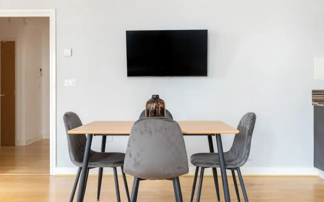 Spacious 2 Bed Apartment in Dalston