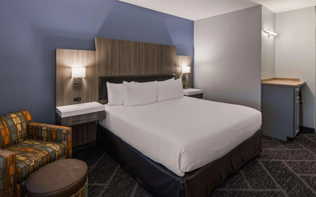 Best Western Plus Appleton Airport/Mall Hotel