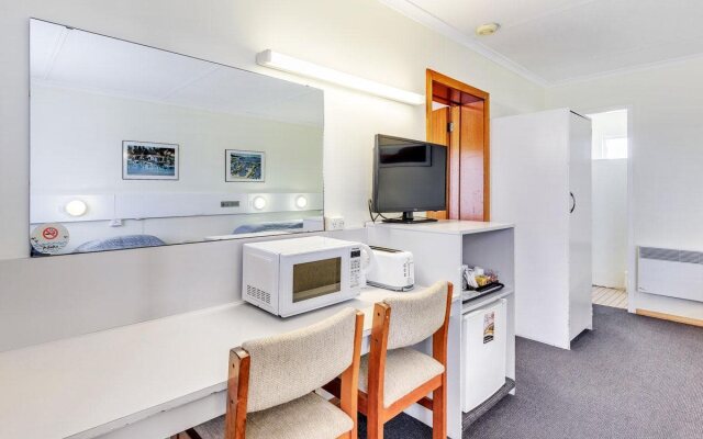 Martin Cash Motel