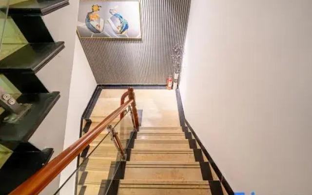 Shanghai Huahui Hotel themed apartment