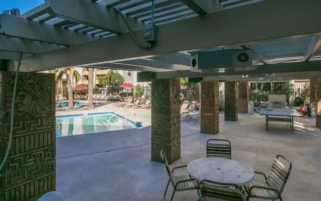 Modern and Sophisticated Old Town Scottsdale Gem!