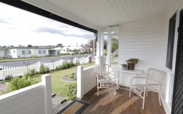 Homely 2-bed Cottage Near Tenterfield Centre – Outside – Tenterfield