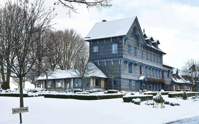 hotelImage