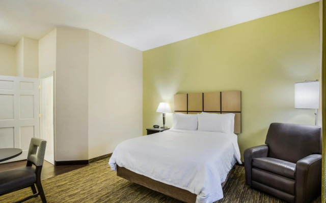 Candlewood Suites Virginia Beach Town Center by IHG