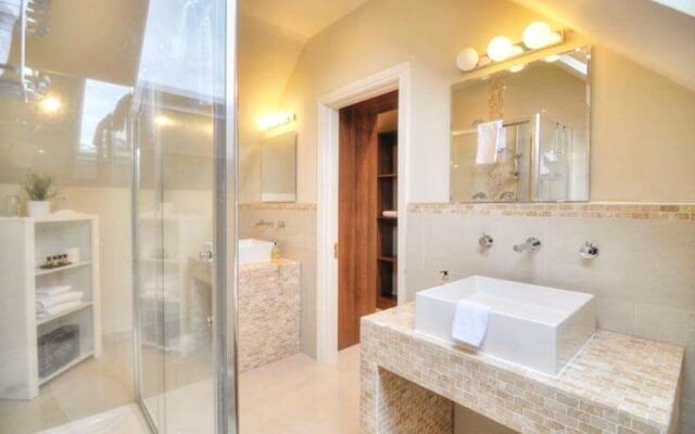Lakeview Lodge Bed and Breakfast