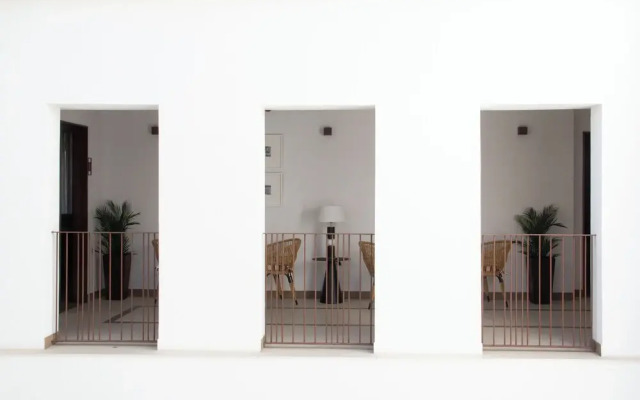 Puerta de la Ribera Suites