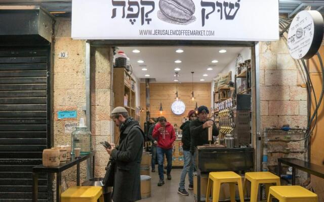 Jerusalem market apartment