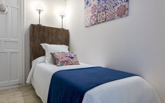 Apartment With 2 Bedrooms, Great Location, Galera I