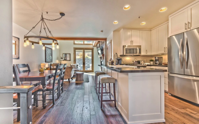 Deer Valley Portico Place