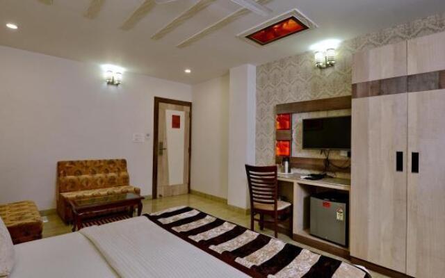 OYO Flagship 23530 Smriti Star Hotel