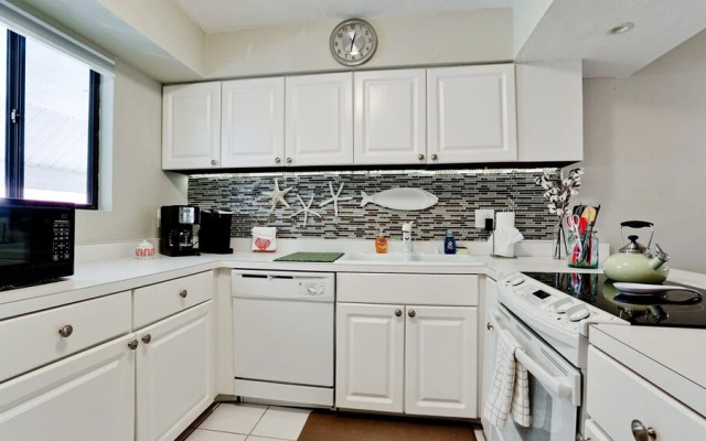 Runaway Bay Resort by BBG