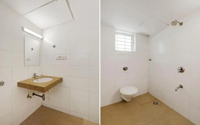 OYO 74511 Hotel Adya