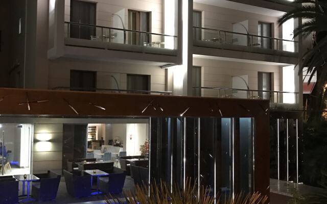 Deves Hotel