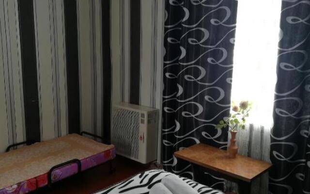 Nikoloz Guesthouse