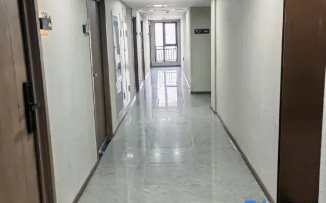 Rujia Huayi Selected Hotel (Jinan West Market Branch)