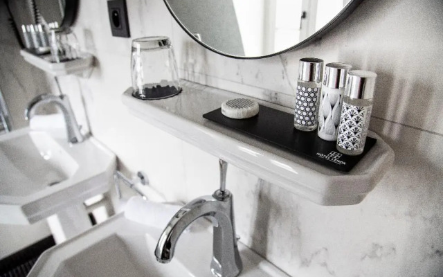 Lenox Montparnasse Hotel