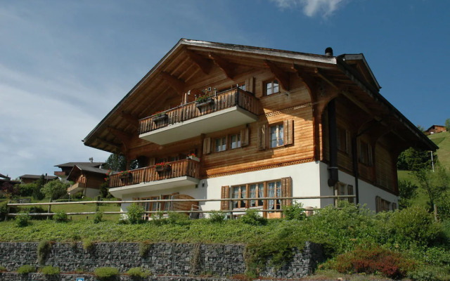 Luxury Chalet in Habkern with Private Garden