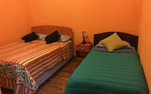 Hostal Tricontinental