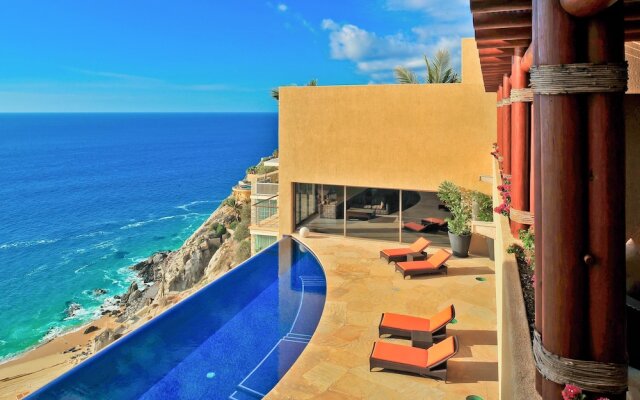 Luxurious Hillside Oceanfront 8 bedroom Villa Bellissima