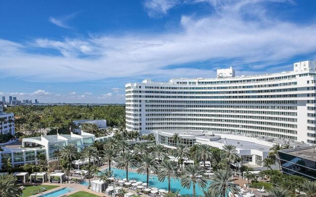 Studio At Sorrento S- Fontainebleau Miami Beach 1 Bedroom Home by RedAwning