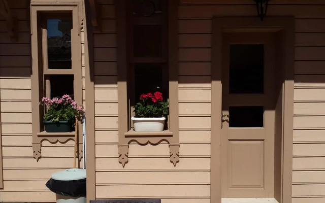 Valentine Suites Hotel