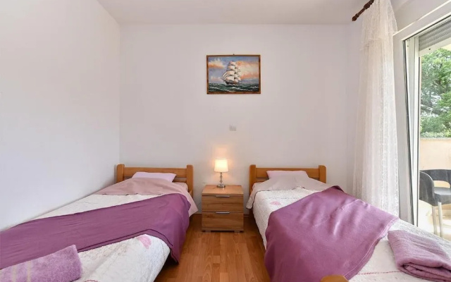 Bright Apartment in Medolino